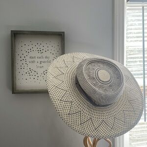 NORDSTROM SUN HAT o/s adjustable fit